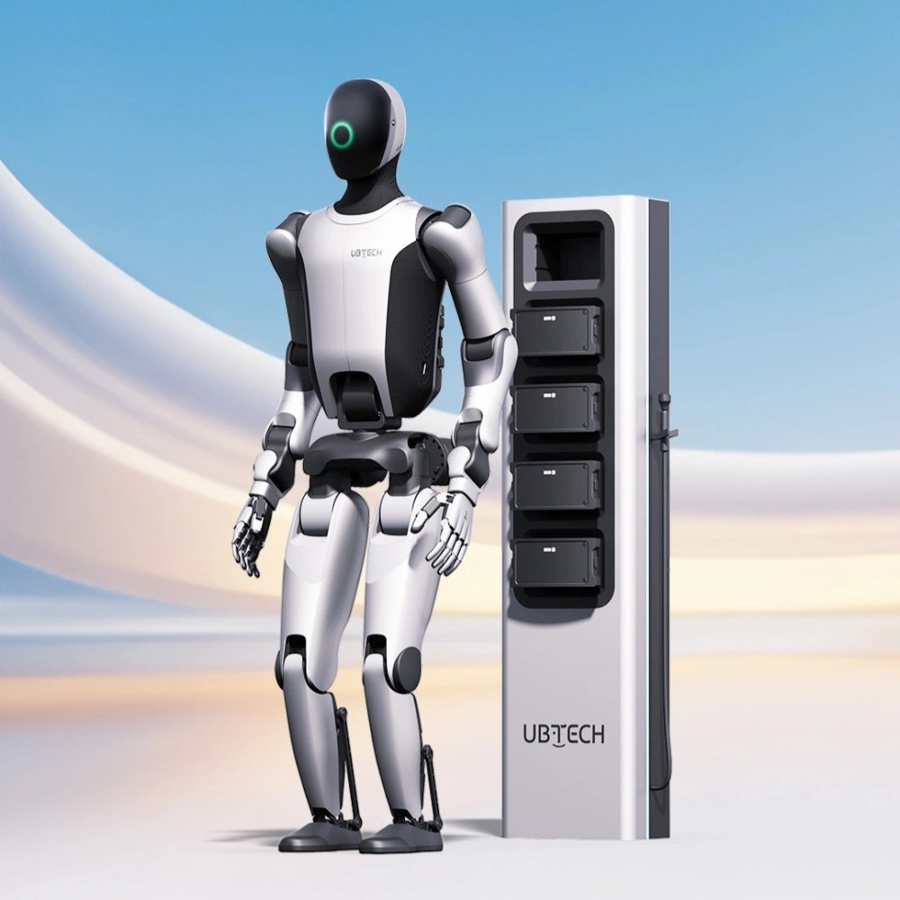 Двуногий робот UBTECH Walker S2 для гуманоидных промышленных применений и заводской автоматизации.jpg